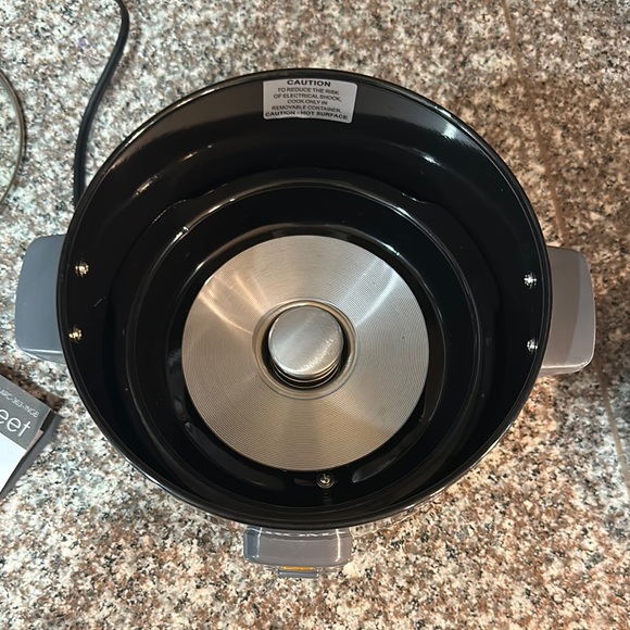 Aroma Black Rice Cooker with Steamer - Picture 8 of 16